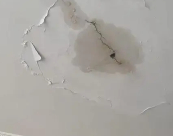 张北阳台漏水维修公司分享下屋面防水工程质量问题原因分析